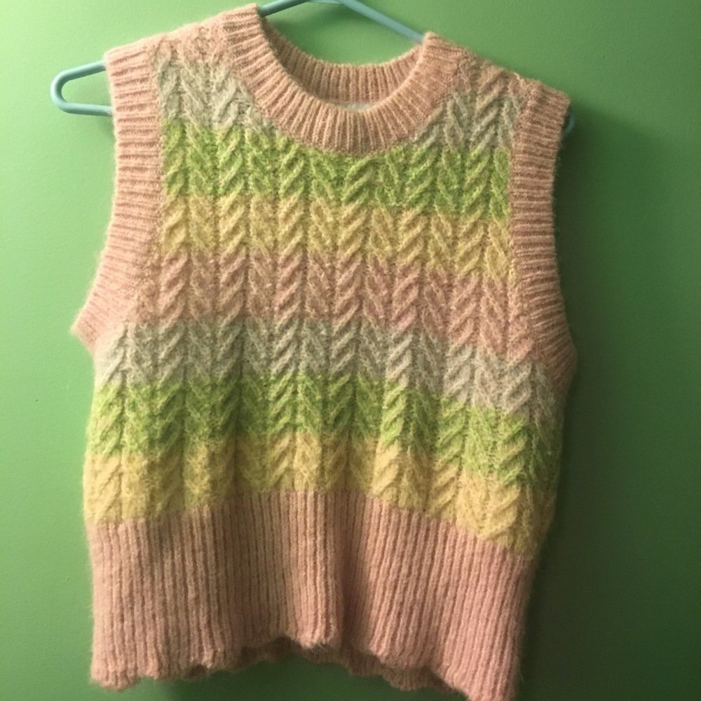 Sweater vest
